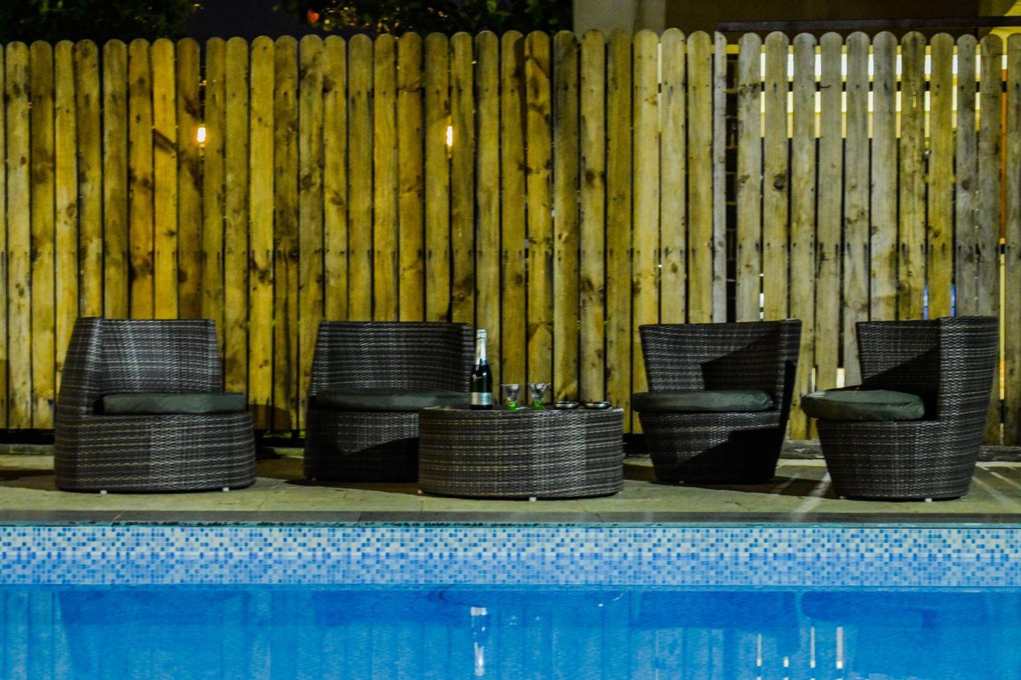 Lifeline Villas - Luxurious Taraangan 4 Mountain View Villa With Biggest Pool And Huge Open Area โลนาวาลา ภายนอก รูปภาพ